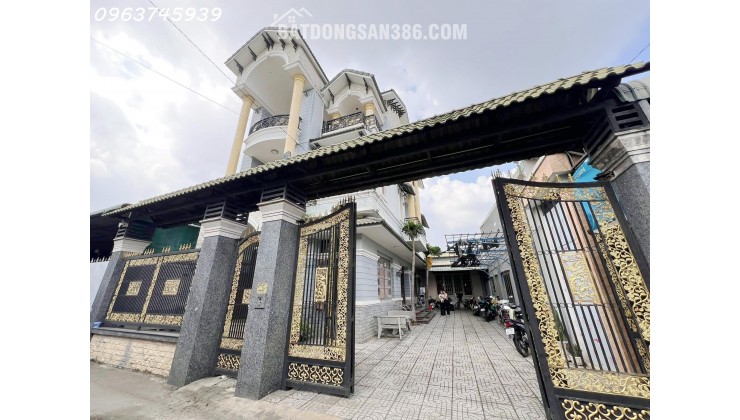 Biệt Thự Đã Hoàn Công 242m2, Ngang 12m, 3 Tầng, Dĩ An, Giá 8.2 Tỷ